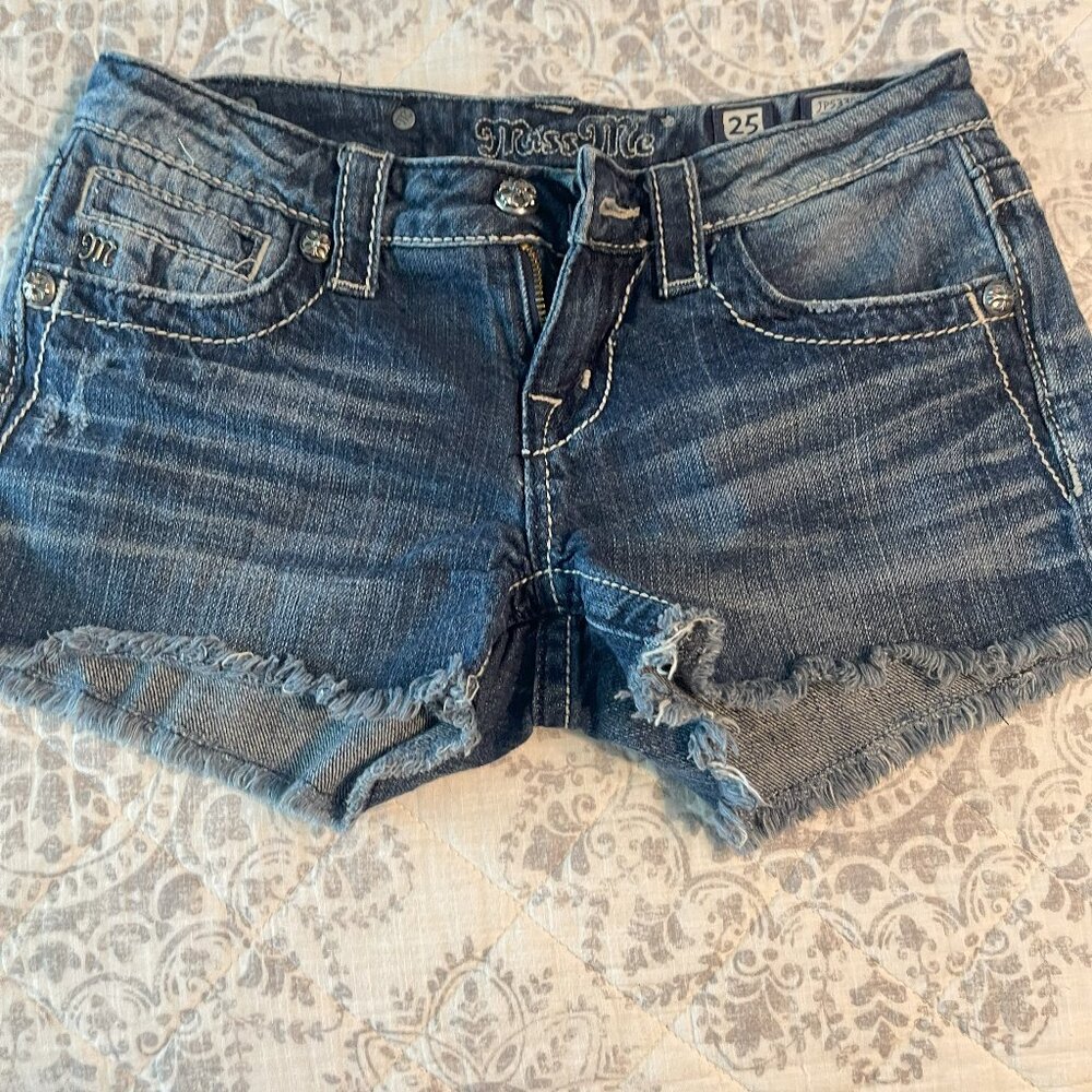 Miss Me Jean Shorts Size 25 perfect like new condition